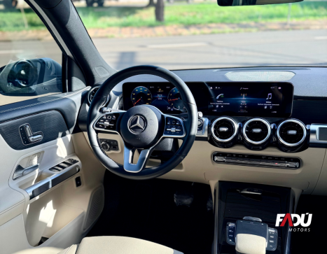 MERCEDES-BENZ GLB 200 1.3 16V 4P CGI PROGRESSIVE TURBO 7G-TRONIC DCT AUTOM�TICO, Foto 5