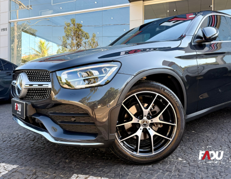 MERCEDES-BENZ GLC 300 2.0 16V 4P CGI 4MATIC 9G-TRONIC TURBO AUTOM�TICO, Foto 3