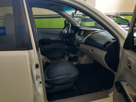 MITSUBISHI L 200 Triton 3.2 16V HPE 4X4 CABINE DUPLA TURBO DIESEL INTERCOOLER AUTOMTICO, Foto 6