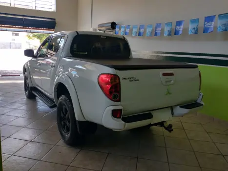 MITSUBISHI L 200 Triton 3.2 16V HPE 4X4 CABINE DUPLA TURBO DIESEL INTERCOOLER AUTOMTICO, Foto 4