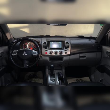 MITSUBISHI L 200 Triton 3.5 V6 HPE 4X4 FLEX CABINE DUPLA AUTOM�TICO, Foto 8