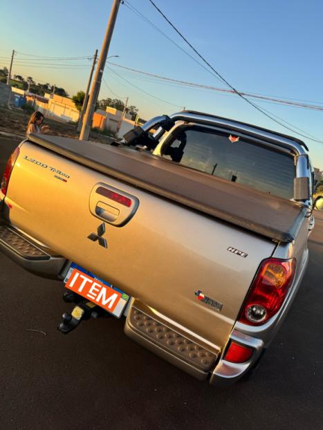 MITSUBISHI L 200 Triton 3.2 16V HPE 4X4 CABINE DUPLA TURBO DIESEL INTERCOOLER AUTOM�TICO, Foto 2