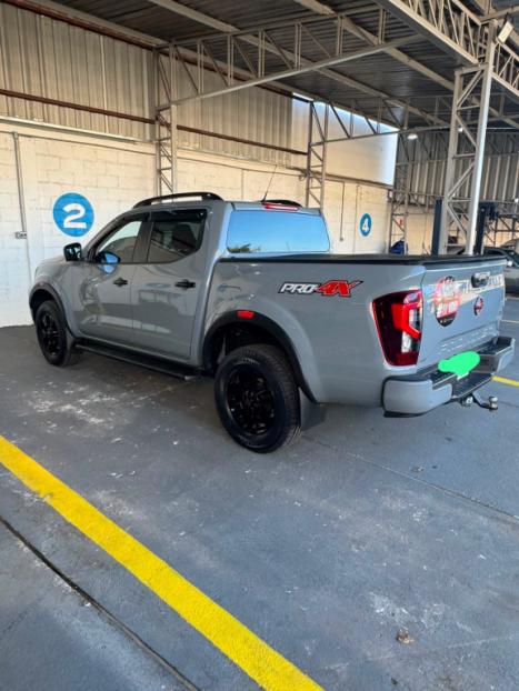 NISSAN Frontier 2.3 16V PRO4X CABINE DUPLA 4X4 BI-TURBO DIESEL AUTOM�TICO, Foto 3