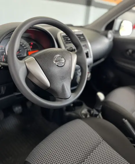 NISSAN March 1.0 12V 4P S FLEX, Foto 9