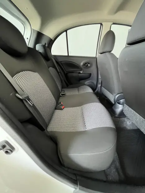 NISSAN March 1.0 12V 4P S FLEX, Foto 11