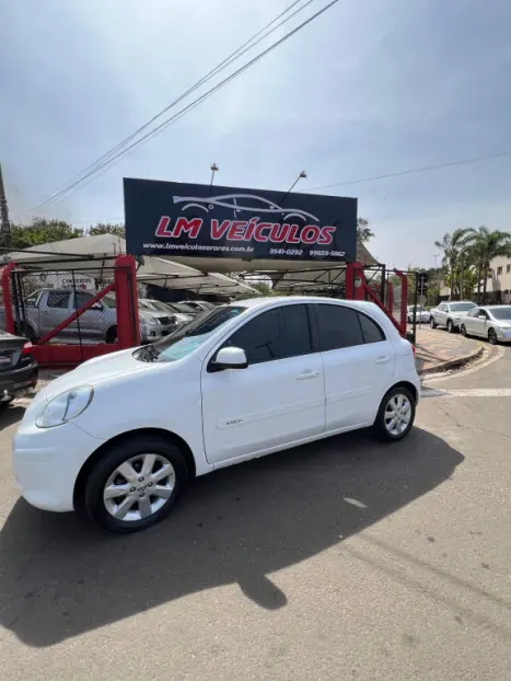 NISSAN March 1.0 16V 4P FLEX, Foto 4