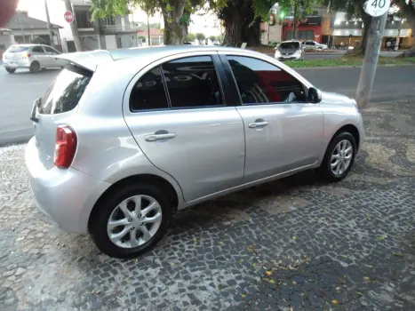 NISSAN March 1.0 16V 4P SV FLEX, Foto 3