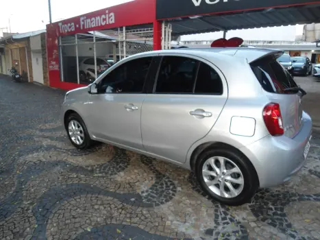 NISSAN March 1.0 16V 4P SV FLEX, Foto 4