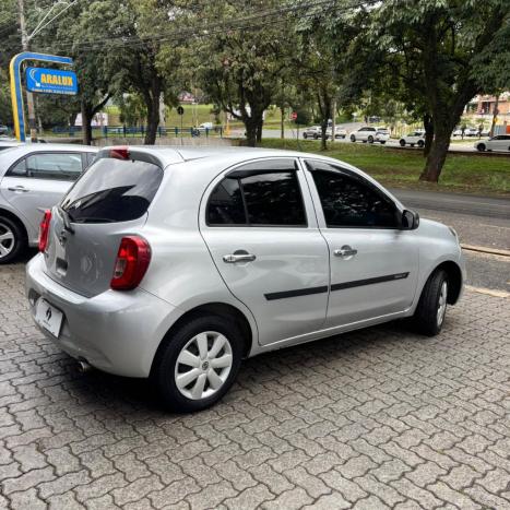NISSAN March 1.0 16V 4P S FLEX, Foto 15