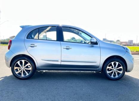 NISSAN March 1.0 16V 4P SV FLEX, Foto 5