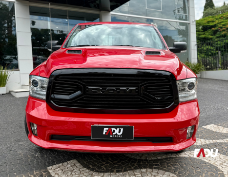 RAM Classic 5.7 V8 32V 4P HEMI LARAMIE NIGHT EDITION AUTOM�TICO, Foto 2