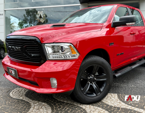 RAM Classic 5.7 V8 32V 4P HEMI LARAMIE NIGHT EDITION AUTOM�TICO, Foto 3