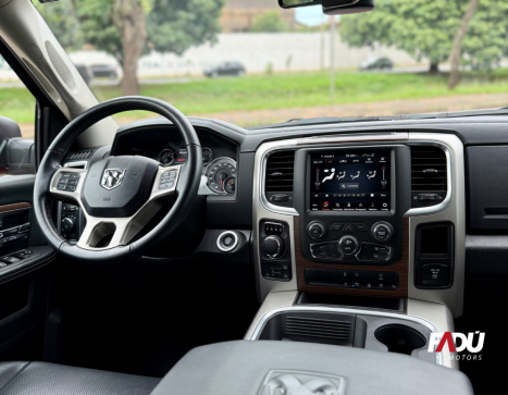 RAM Classic 5.7 V8 32V 4P HEMI LARAMIE NIGHT EDITION AUTOM�TICO, Foto 5