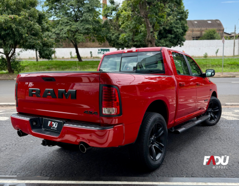 RAM Classic 5.7 V8 32V 4P HEMI LARAMIE NIGHT EDITION AUTOM�TICO, Foto 10