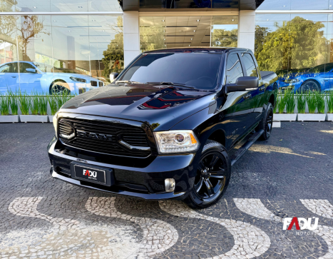 RAM Classic 5.7 V8 32V 4P HEMI LARAMIE NIGHT EDITION AUTOMÁTICO, Foto 1