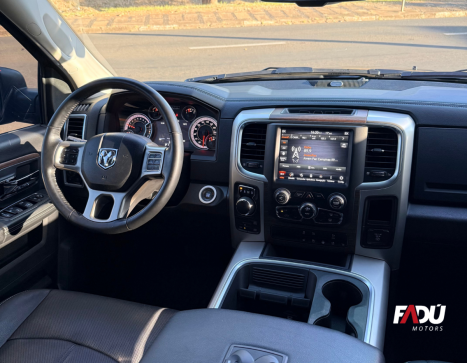 RAM Classic 5.7 V8 32V 4P HEMI LARAMIE NIGHT EDITION AUTOMÁTICO, Foto 5
