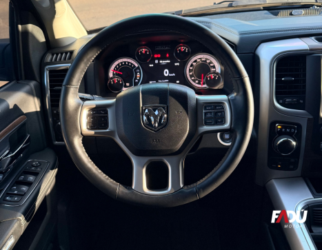 RAM Classic 5.7 V8 32V 4P HEMI LARAMIE NIGHT EDITION AUTOMÁTICO, Foto 6