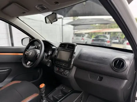 RENAULT Kwid 1.0 12V 4P SCE FLEX OUTSIDER, Foto 17