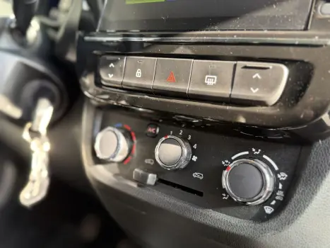 RENAULT Kwid 1.0 12V 4P SCE FLEX OUTSIDER, Foto 18