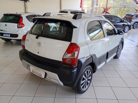 TOYOTA Etios Cross 1.5 16V 4P, Foto 4