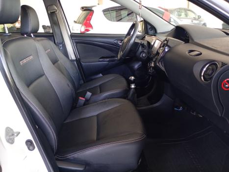 TOYOTA Etios Cross 1.5 16V 4P, Foto 8
