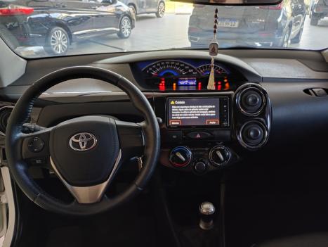 TOYOTA Etios Cross 1.5 16V 4P, Foto 9