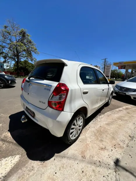 TOYOTA Etios Hatch 1.5 16V 4P FLEX XLS, Foto 4
