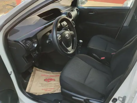 TOYOTA Etios Hatch 1.3 16V 4P FLEX X, Foto 1