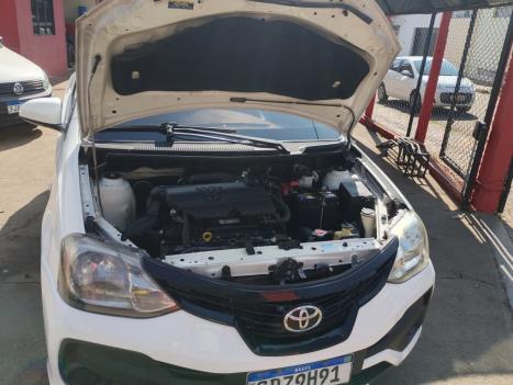 TOYOTA Etios Hatch 1.3 16V 4P FLEX X, Foto 2