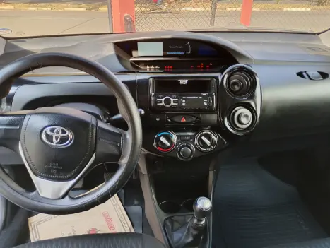 TOYOTA Etios Hatch 1.3 16V 4P FLEX X, Foto 10