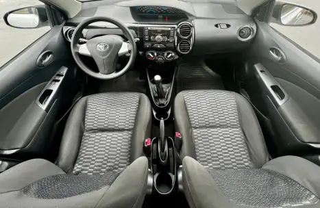 TOYOTA Etios Hatch 1.5 16V 4P FLEX XS, Foto 8