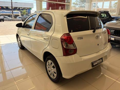 TOYOTA Etios Hatch 1.3 16V 4P FLEX, Foto 9