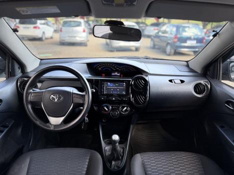 TOYOTA Etios Hatch 1.3 16V 4P FLEX X, Foto 11