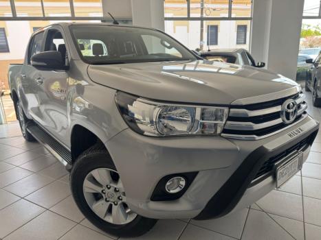 TOYOTA Hilux Caminhonete 2.7 16V 4P SR FLEX CABINE DUPLA AUTOMTICO, Foto 1