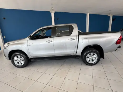 TOYOTA Hilux Caminhonete 2.7 16V 4P SR FLEX CABINE DUPLA AUTOMTICO, Foto 2