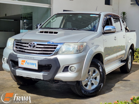 TOYOTA Hilux Caminhonete 3.0 16V 4P 4X4 SRV TURBO DIESEL CABINE DUPLA AUTOMTICO, Foto 1