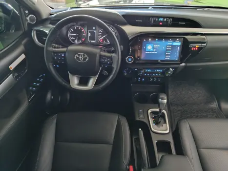 TOYOTA Hilux Caminhonete 2.8 16V SRX PLUS 4X4 TURBO DIESEL CABINE DUPLA AUTOM�TICO, Foto 8
