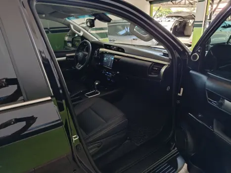 TOYOTA Hilux Caminhonete 2.8 16V SRX PLUS 4X4 TURBO DIESEL CABINE DUPLA AUTOM�TICO, Foto 9
