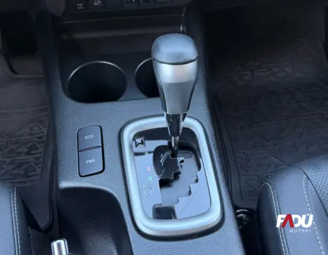 TOYOTA Hilux Caminhonete 2.8 16V SRX 4X4 TURBO DIESEL CABINE DUPLA AUTOM�TICO, Foto 8