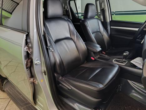 TOYOTA Hilux Caminhonete 2.8 16V 4P SR 4X4 DIESEL CABINE DUPLA AUTOM�TICO, Foto 9
