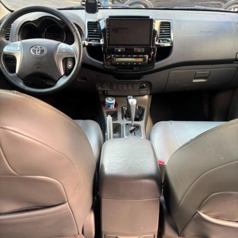 TOYOTA Hilux Caminhonete 2.7 16V 4P SRV FLEX 4X4  CABINE DUPLA AUTOM�TICO, Foto 8