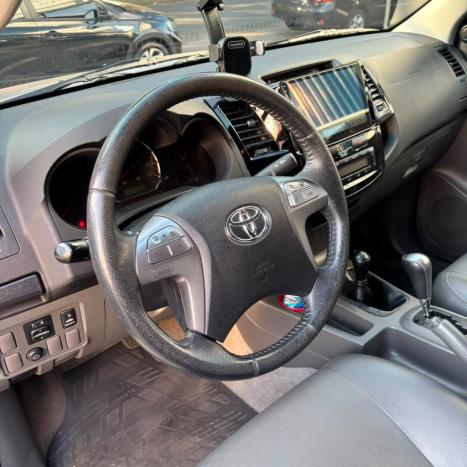 TOYOTA Hilux Caminhonete 2.7 16V 4P SRV FLEX 4X4  CABINE DUPLA AUTOM�TICO, Foto 9