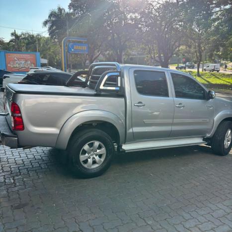 TOYOTA Hilux Caminhonete 2.7 16V 4P SRV FLEX 4X4  CABINE DUPLA AUTOM�TICO, Foto 15