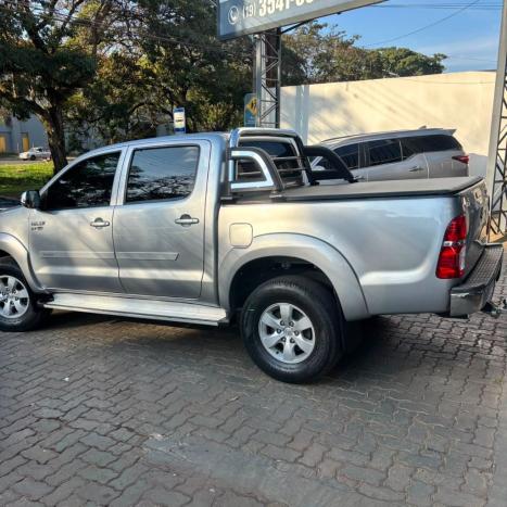 TOYOTA Hilux Caminhonete 2.7 16V 4P SRV FLEX 4X4  CABINE DUPLA AUTOM�TICO, Foto 17