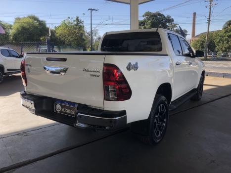 TOYOTA Hilux Caminhonete 2.8 16V SRV 4X4 DIESEL CABINE DUPLA AUTOM�TICO, Foto 3