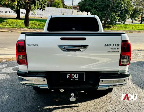 TOYOTA Hilux Caminhonete 2.8 16V SRX 50 ANOS 4X4 TURBO DIESEL CABINE DUPLA AUTOMÁTICO, Foto 10