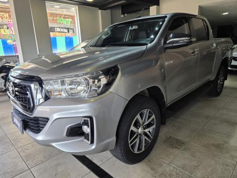 TOYOTA Hilux Caminhonete 2.7 16V 4P SRV FLEX CABINE DUPLA AUTOMÁTICO, Foto 2