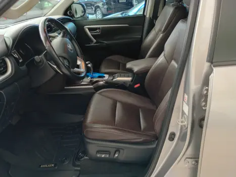TOYOTA Hilux SW4 2.7 16V 4P FLEX SRV 7 LUGARES AUTOM�TICO, Foto 7