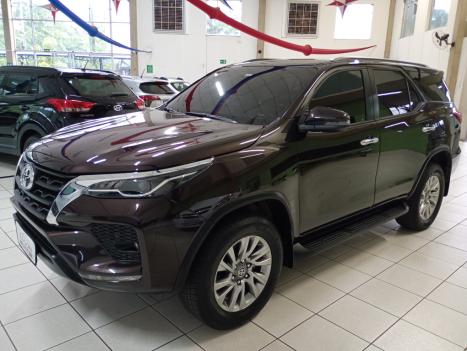 TOYOTA Hilux SW4 2.7 16V 4P FLEX SRV 7 LUGARES AUTOMÁTICO, Foto 2