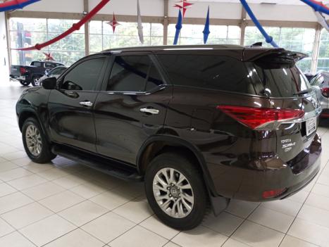 TOYOTA Hilux SW4 2.7 16V 4P FLEX SRV 7 LUGARES AUTOMÁTICO, Foto 4